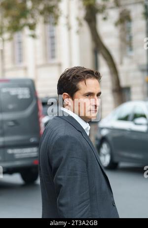 London 24. September 2023. Die Minister verlassen das Kabinettsbüro nach der ABGEBILDETEN wöchentlichen Kabinettssitzung: RT Hon Johnny Mercer Bridget Catterall AlamyLiveNews. Stockfoto