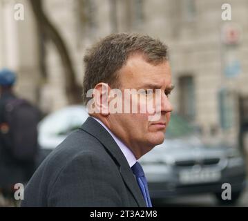 London 24. September 2023. Die Minister verlassen das Kabinettsbüro nach der ABGEBILDETEN wöchentlichen Kabinettssitzung: RT Hon Glen übergibt Bridget Catterall AlamyLiveNews. Stockfoto