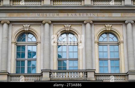 Potsdam, Deutschland. Oktober 2023. Ab dem 18. November zeigt das Museum Barberini die neue Ausstellung „Munch. Lebenslandschaft“. Die erste Ausstellung im Barberini über Edvard Munchs Landschaften konzentriert sich auf seine Auseinandersetzung mit der Natur. Sie vergibt rund 90 Kredite, darunter aus Museen in Oslo, New York und Dallas. Quelle: Jens Kalaene/dpa/Alamy Live News Stockfoto