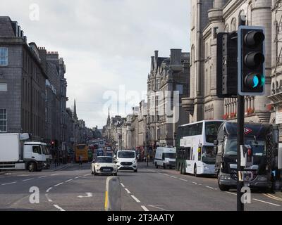 ABERDEEN, Großbritannien - 14. SEPTEMBER 2023: Union Street Stockfoto