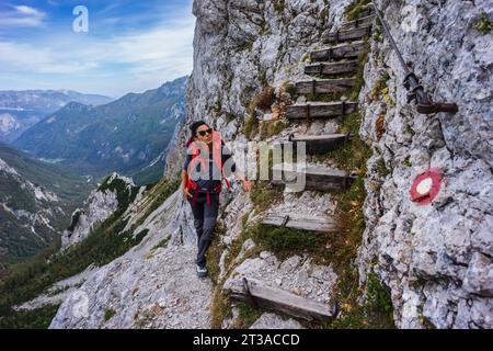 Aufstieg nach Kamniško Sedlo, bestückter Weg, alpen, Slowenien, Mitteleuropa, Stockfoto