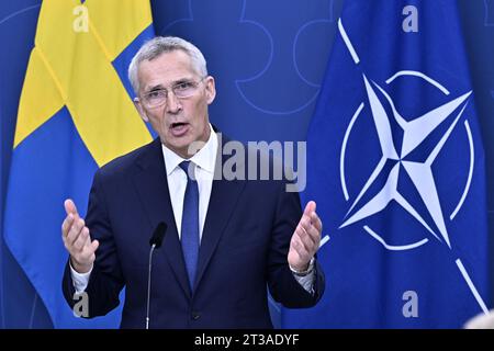 Stockholm, Schweden. Oktober 2023. STOCKHOLM 20231024NATO-Generalsekretär Jens Stoltenberg während einer Pressekonferenz im schwedischen Regierungssitz Rosenbad am Dienstag, den 24. Oktober. Foto: Jonas Ekströmer/TT/Code 10030 Credit: TT News Agency/Alamy Live News Stockfoto