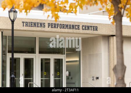 Das Trienens Performance Center der Northwestern University ist ein Feldhaus für sportliche Aktivitäten und Sportveranstaltungen. Stockfoto