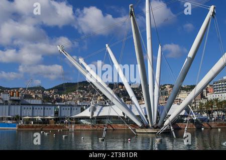 Der Bigo Lift (italienisch: IL Bigo), eine beliebte Touristenattraktion in der Altstadt von Genua. GENUA - 1. MAI 2019 Stockfoto