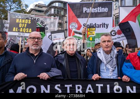 Tausende marschieren durch Zentral-London, um gegen Israels Militäraktion in Gazza zu protestieren. Stockfoto