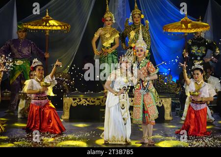 Das ASEAN Panji Festival ist ein Festival, das die Geschichte von Panji Asmarabangun und Dewi Candrakirana erzählt, das von der UNESCO anerkannt wurde. Stockfoto