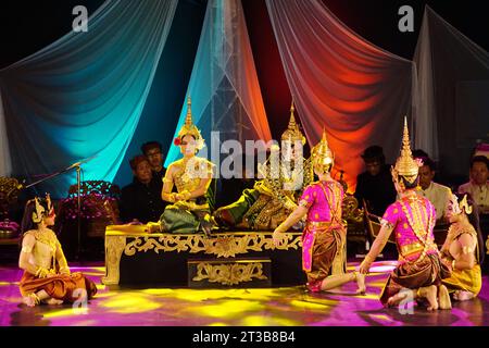 Das ASEAN Panji Festival ist ein Festival, das die Geschichte von Panji Asmarabangun und Dewi Candrakirana erzählt, das von der UNESCO anerkannt wurde. Stockfoto