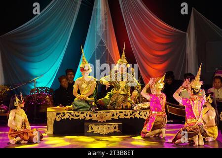 Das ASEAN Panji Festival ist ein Festival, das die Geschichte von Panji Asmarabangun und Dewi Candrakirana erzählt, das von der UNESCO anerkannt wurde. Stockfoto