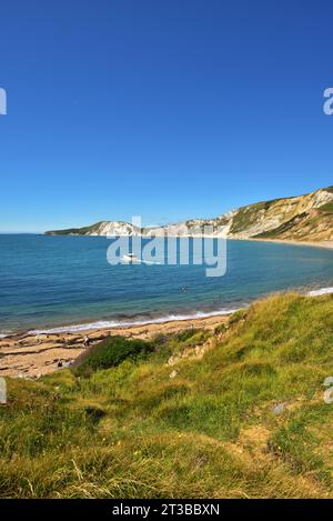 Der Strand an der Worbarrow Bay, der sich nach Arish Mell und Mupe Bay an der Dorset Coast abbiegt. Stockfoto