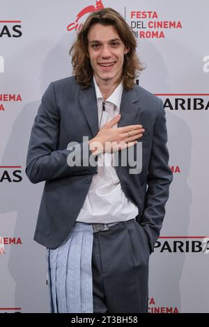 Rom, Italien. Oktober 2023. Matteo Giuggioli für den Fotoaufruf des Films „Volare“ während des 18. Filmfestivals in Rom in Italien. (Foto: Elena Vizzoca/SOPA Images/SIPA USA) Credit: SIPA USA/Alamy Live News Stockfoto