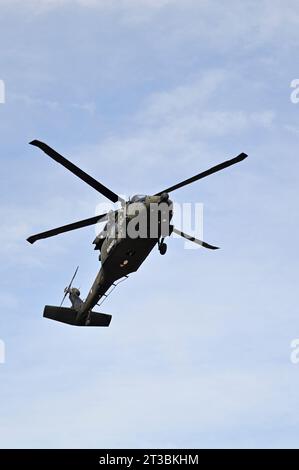 Wien, Österreich. Oktober 2023. Ausstellung der Bundeswehr. Black Hawk S-70 landet Stockfoto