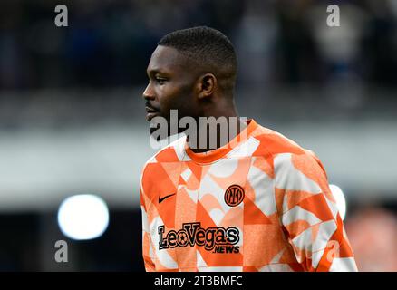 Mailand, Italien. Oktober 2023. Marcus Thuram von Inter bereitet sich vor dem Spiel der UEFA Champions League zwischen Inter und FC Salzburg bei Giuseppe Meazza in Mailand auf. (Foto: Gonzales Photo/Alamy Live News Stockfoto