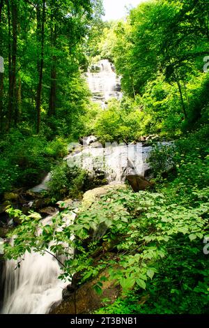 Panoramablick auf die Wasserfälle von Amicalola, der höchste Wasserfall im Bundesstaat Georgia, USA Stockfoto