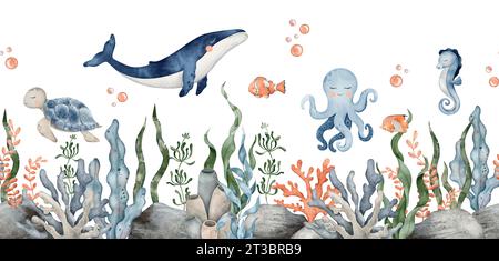 Nahtlose Grenze von Sea Pebbles, Tintenfisch, Wal, Seepferdchen, Schildkröte und Algen. Handgezeichnete Aquarellillustration. Marine, tropische Kollektion Stockfoto