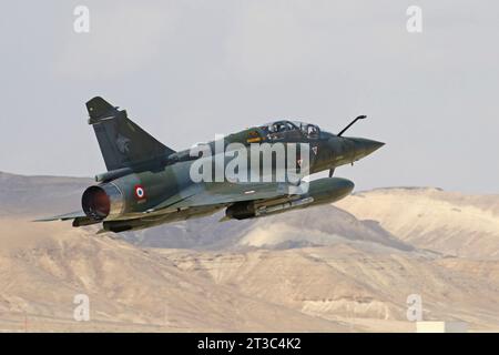 Die französische Luftwaffe Mirage 2000 startet vom Luftwaffenstützpunkt Ovda, Israel. Stockfoto