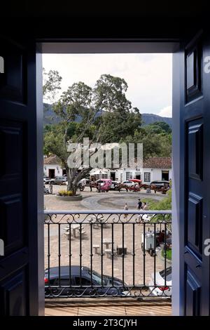 Tiradentes, Minas Gerais, Brasilien - 07. Oktober 2023: Blick auf Largo das Forras im historischen Zentrum der Stadt Tiradentes, im Inneren von Minas Gera Stockfoto