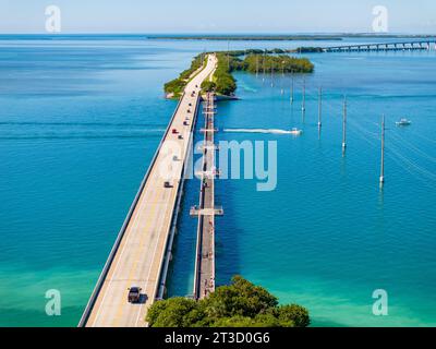 Luftbild Übersee-Autobahnbrücke und Angelbrücke in den Florida Keys Stockfoto