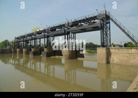 Der Rama VI Dam gilt als der erste Bewässerungsdamm Thailands. Sie wurde über den Fluss Pa Sak gebaut. Stockfoto