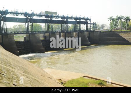 Der Rama VI Dam gilt als der erste Bewässerungsdamm Thailands. Sie wurde über den Fluss Pa Sak gebaut. Stockfoto