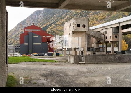 Odda ist eine Stadt in der Gemeinde Ullensvang im Verwaltungsbezirk Vestland im Bezirk Hardanger, Norwegen Stockfoto