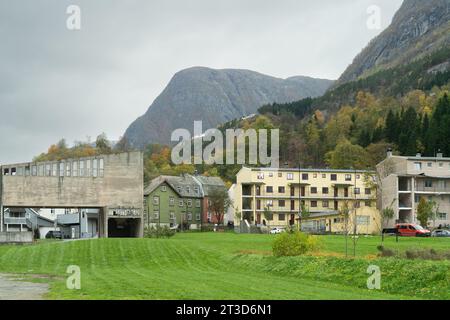 Odda ist eine Stadt in der Gemeinde Ullensvang im Verwaltungsbezirk Vestland im Bezirk Hardanger, Norwegen Stockfoto