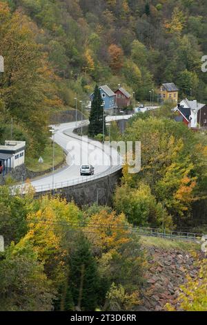 Odda ist eine Stadt in der Gemeinde Ullensvang im Verwaltungsbezirk Vestland im Bezirk Hardanger, Norwegen Stockfoto