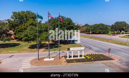 Waco, Texas - 23. September 2023: Schild der Baylor University am Eingang der Baylor University in Waco, Texas. Stockfoto