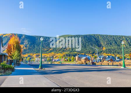 Crest Butte, Colorado, mit Herbstfarbe. Stockfoto