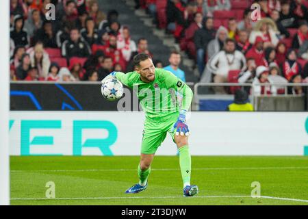 Lissabon, Portugal. Oktober 2023. Alejandro Remiro von Real Sociedad F wurde während des Fußballspiels der Gruppe D der UEFA Champions League zwischen SL Benfica und Real Sociedad F in Estadio da Luz gesehen. Ergebnis: SL Benfica 0:1 Real Sociedad F (Foto: Bruno de Carvalho/SOPA Images/SIPA USA) Credit: SIPA USA/Alamy Live News Stockfoto