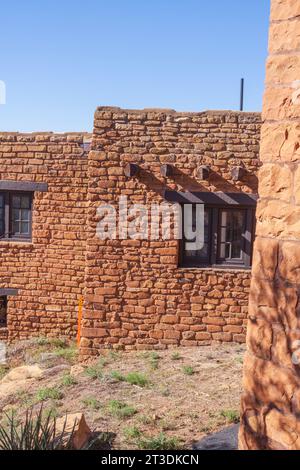 Herbst im Mesa Verde National Park in Colorado. Mesa Verde wurde 1906 zum Nationalpark ernannt, um die gut erhaltenen Cliff-Wohnungen zu schützen. Stockfoto