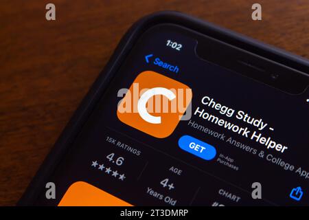 Vancouver, KANADA - 18. September 2023 : Chegg-App im App Store auf dem iPhone. Chegg, Inc. Ist ein US-amerikanisches Unternehmen für Bildungstechnologie, das Hausaufgaben unterstützt Stockfoto