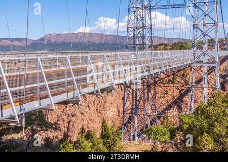 Royal Gorge Suspension Bridge in Colorado. Diese Brücke über den Arkansas River ist die weltweit höchste Hängebrücke. Stockfoto