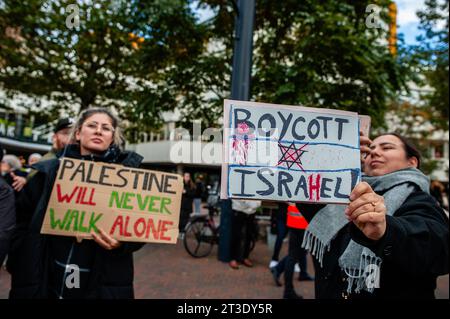 Oktober, Rotterdam. Palästinenser und ihre Unterstützer protestieren immer wieder, um die Regierung Israels zu verurteilen und Solidarität mit dem palästinensischen Volk zum Ausdruck zu bringen. Rund 5.000 Demonstranten versammelten sich in Trauer, Wut und Solidarität wegen der jüngsten Eskalation des israelisch-palästinensischen Konflikts und der beunruhigenden Ereignisse in Gaza. Stockfoto