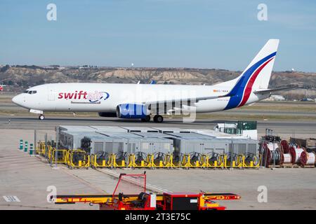 Avión de transporte de carga aérea de la aerolínea Swiftair Stockfoto