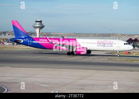 Avión de Línea de la aerolínea Wizz Air Airbus A321 Stockfoto