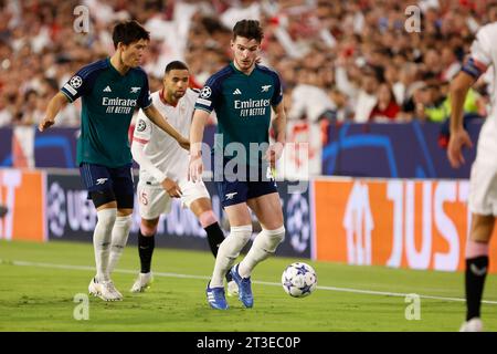 Sevilla, Spanien. Oktober 2023. Declan Rice (41) von Arsenal beim UEFA Champions League Spiel zwischen Sevilla FC und Arsenal im Estadio Ramon Sanchez Pizjuan in Sevilla. (Foto: Gonzales Photo/Alamy Live News Stockfoto