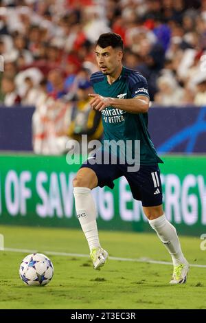 Sevilla, Spanien. Oktober 2023. Gabriel Martinelli (11) von Arsenal, der während des UEFA Champions League-Spiels zwischen Sevilla FC und Arsenal im Estadio Ramon Sanchez Pizjuan in Sevilla zu sehen war. (Foto: Gonzales Photo/Alamy Live News Stockfoto