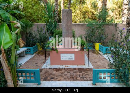 Marrakech, Marokko - 16. September 2022: Gedenkstätte für Yves Saint Laurent und Pierre Berge, im Majorelle-Garten, einem botanischen Garten, entworfen von Stockfoto