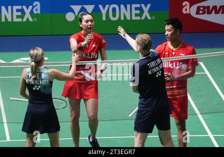 Cesson Sevigne, Frankreich. Oktober 2023. Dejan Ferdinansyah und Gloria Emanuelle WIDJAJA aus Indonesien während der Yonex Internationaux de France 2023, Super 750 Badminton HSBC BWF World Tour am 24. Oktober 2023 in der Glaz Arena in Cesson-Sévigné, Frankreich. Foto: Laurent Lairys/ABACAPRESS.COM Credit: Abaca Press/Alamy Live News Stockfoto