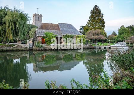 The Priory Hotel on the River Frome, Wareham, Dorset, England, Großbritannien Stockfoto