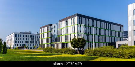 Warschau, Polen - 25. Juli 2021: Präklinisches Forschungszentrum Centrum Badan Przedklinicznych der Medizinischen Universität in der Zwirki i Wigury Straße in Mokotow Stockfoto