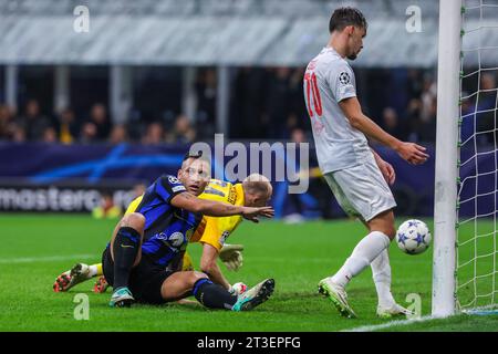 Mailand, Italien. Oktober 2023. Lautaro Martinez vom FC Internazionale reagiert am 24. Oktober 2023 während des Gruppenspiels der UEFA Champions League 2023/24 – Gruppe D zwischen dem FC Internazionale und dem FC Red Bull Salzburg im Giuseppe Meazza Stadion in Mailand. Credit: Independent Photo Agency/Alamy Live News Stockfoto