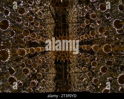 Kalkutta, Indien. Oktober 2023. Allgemeine Sicht auf einen provisorischen Gottesort während des Festivals "Durga Puja". Quelle: SOPA Images Limited/Alamy Live News Stockfoto