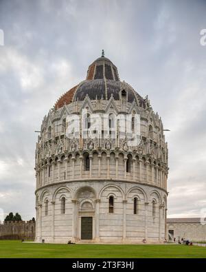 Das Baptisterium auf der Piazza dei Miracoli in Pisa, Italien Stockfoto