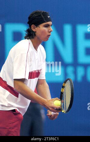 Mailand Italien 11.02.2004: Rafael Nadal während eines Spiels der Milan Indoor 2004 der ATP Tour 2004 im Palalido Stockfoto