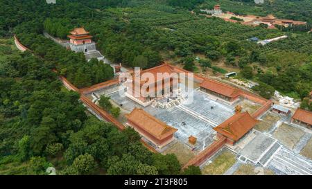 Zunhua City, China - 27. August 2023: Luftbild der architektonischen Landschaft des Xiaoling Mausoleums der östlichen Qing-Dynastie. Stockfoto