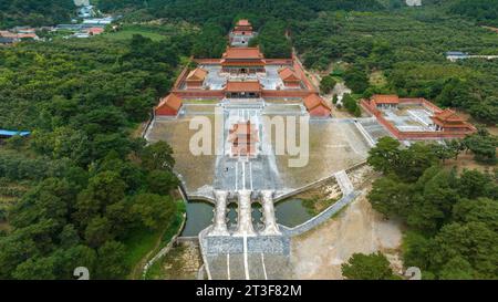 Zunhua City, China - 27. August 2023: Luftbild der architektonischen Landschaft des Xiaoling Mausoleums der östlichen Qing-Dynastie. Stockfoto