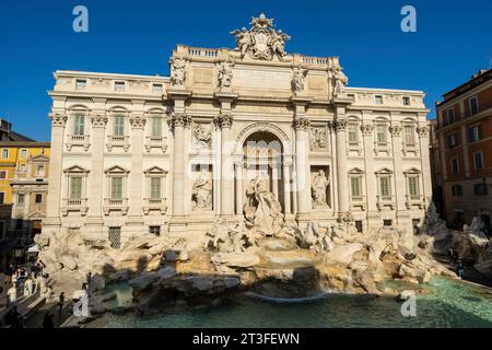 Italien, Latium, Rom, historisches Zentrum, das von der UNESCO zum Weltkulturerbe erklärt wurde, Quirinal-Viertel, Rione de Trevi, Piazza di Trevi, Trevi-Brunnen von Nicola Salvi im Auftrag von Clemens XII. Im Jahr 1730 Stockfoto