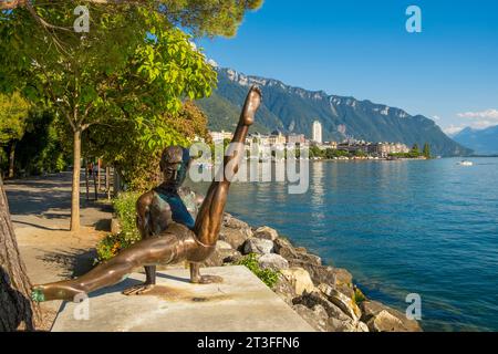 Schweiz, Kanton Waadt, Montreux, die Kais am Ufer des Genfer Sees, Statue des Turners Li Ning Stockfoto