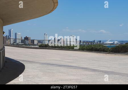 Blick auf die Skyline von Durban von der südlichen Promenade, Südafrika 2023. Stockfoto